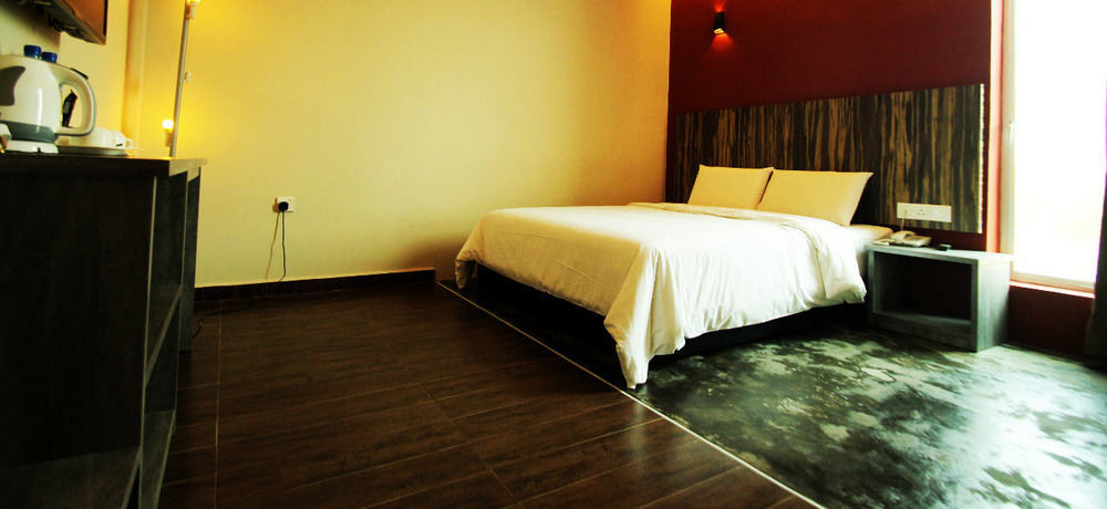 อีสต์วิลล์ เรสซิเดนซ์ Hotel กวนตัน ภายนอก รูปภาพ