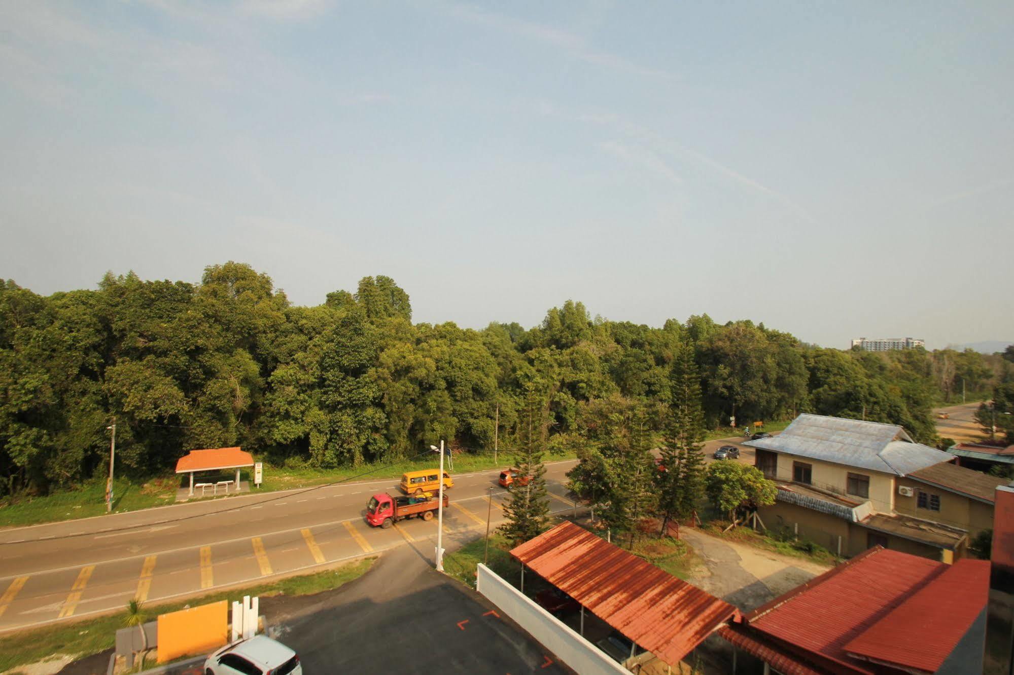 อีสต์วิลล์ เรสซิเดนซ์ Hotel กวนตัน ภายนอก รูปภาพ